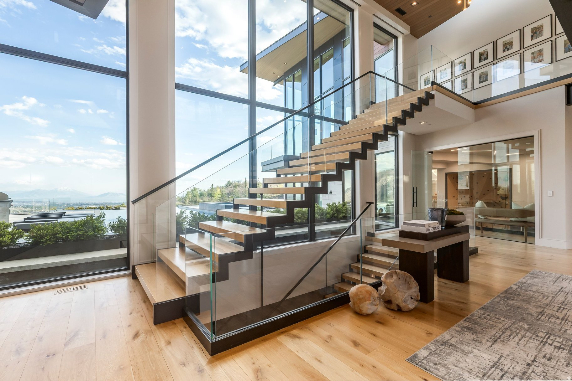 THREE FALLS - Residential