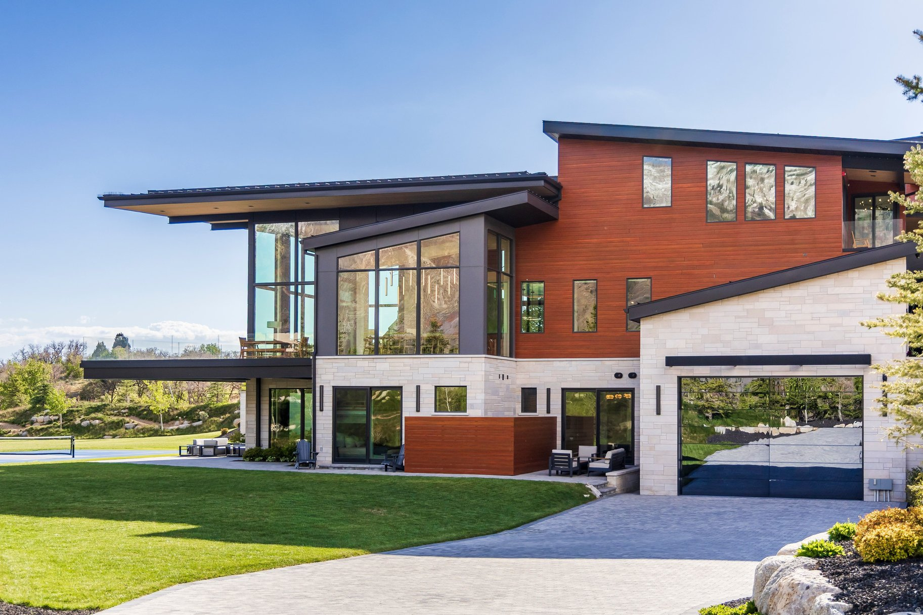 THREE FALLS - Residential