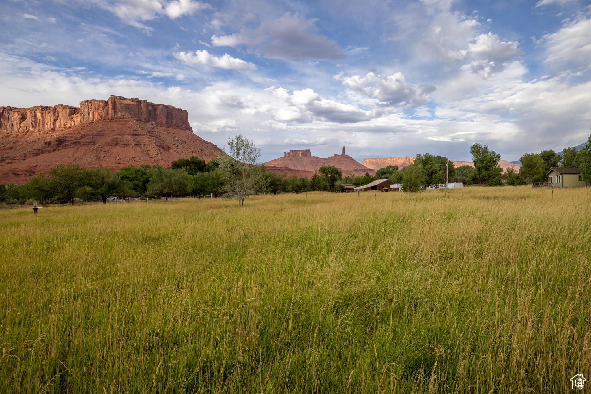 CASTLE VALLEY RIVER RANCHOS - Land