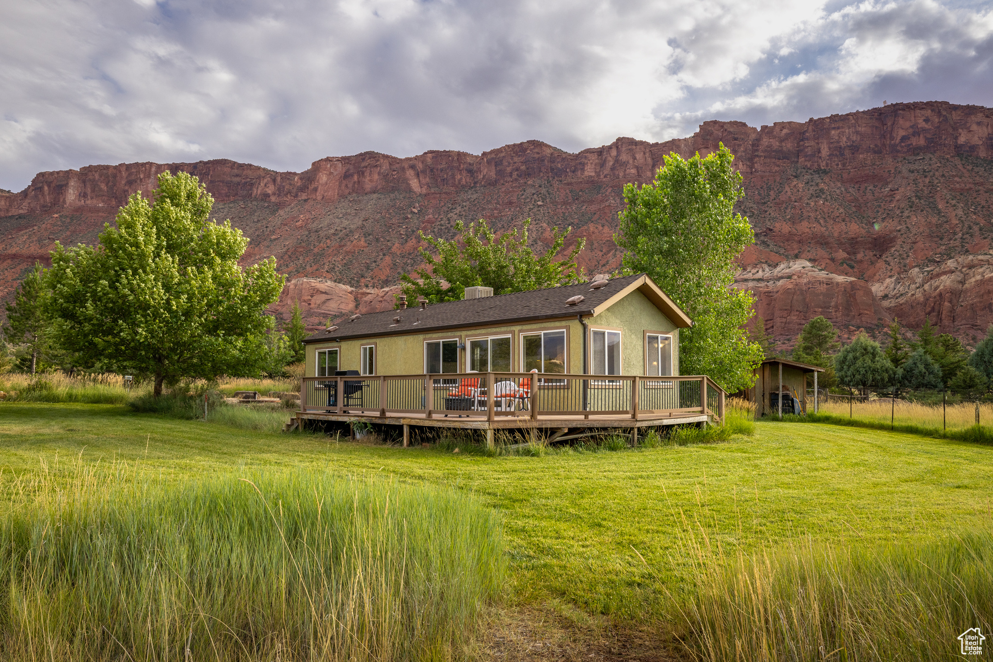 CASTLE VALLEY RIVER RANCHOS - Land