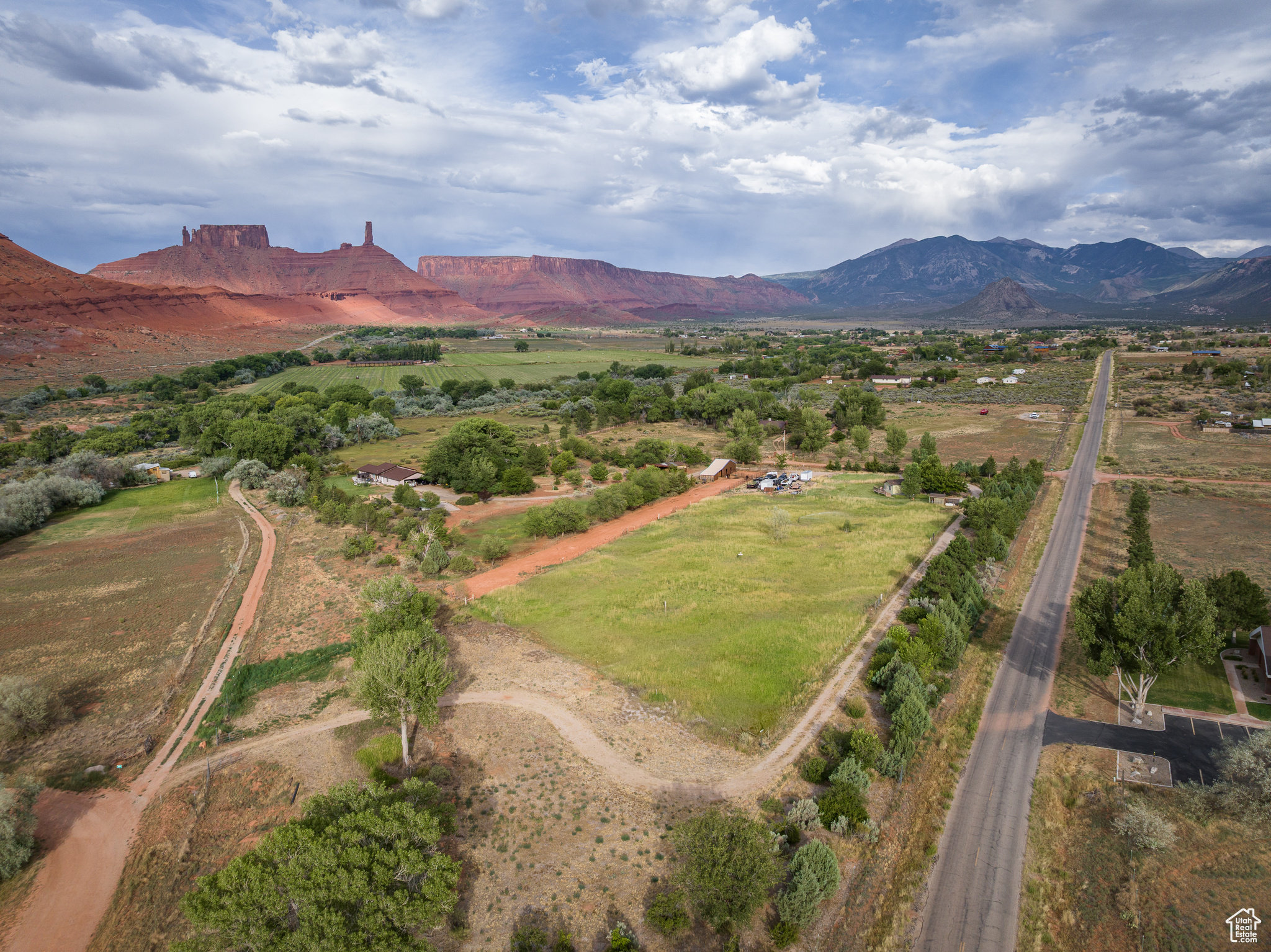 CASTLE VALLEY RIVER RANCHOS - Land