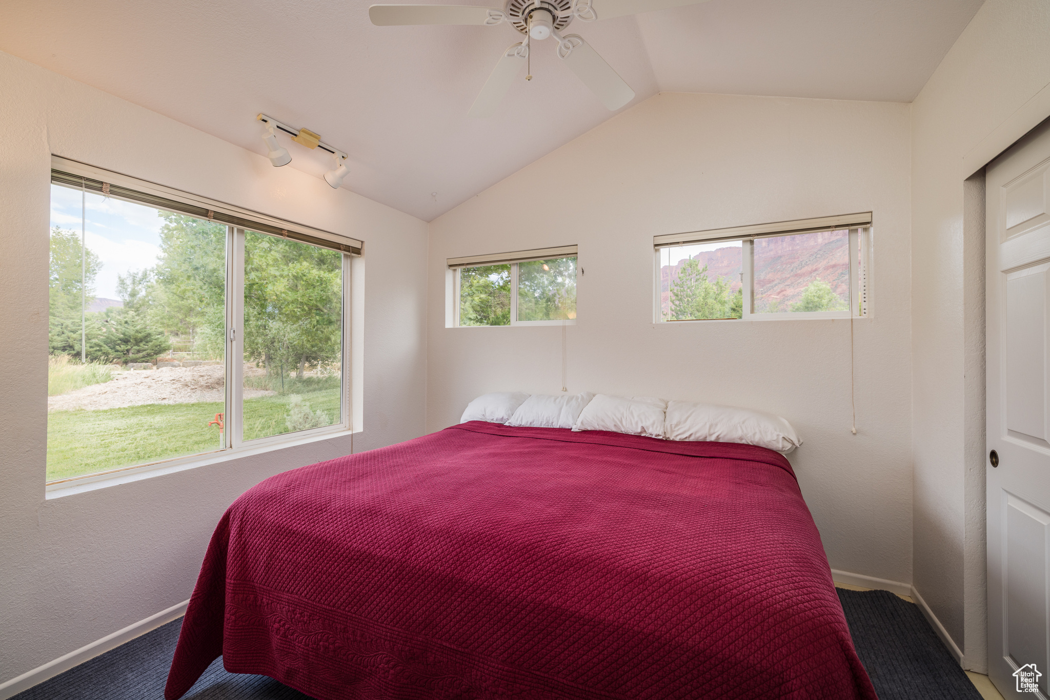 CASTLE VALLEY RIVER RANCHOS - Land