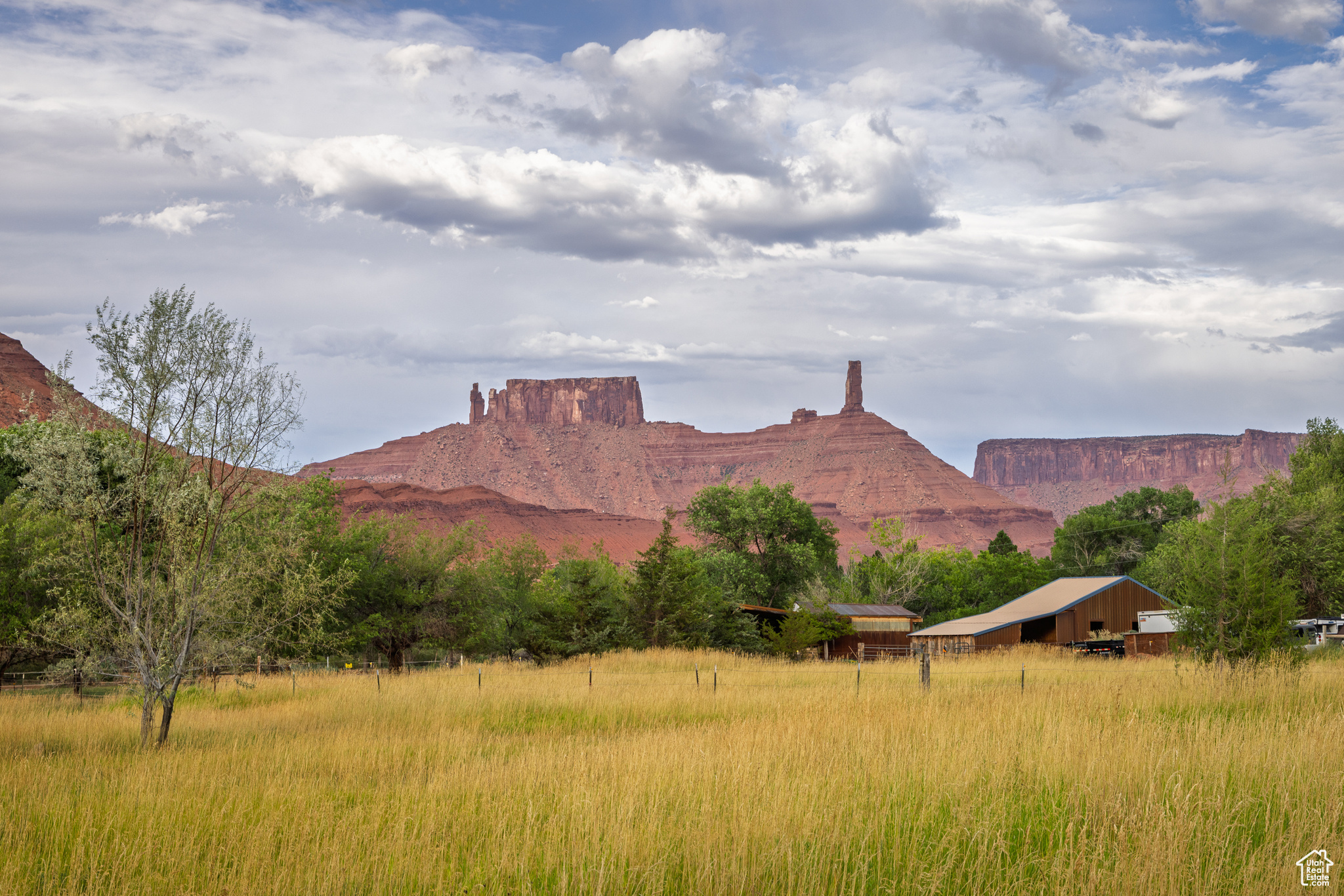 CASTLE VALLEY RIVER RANCHOS - Land