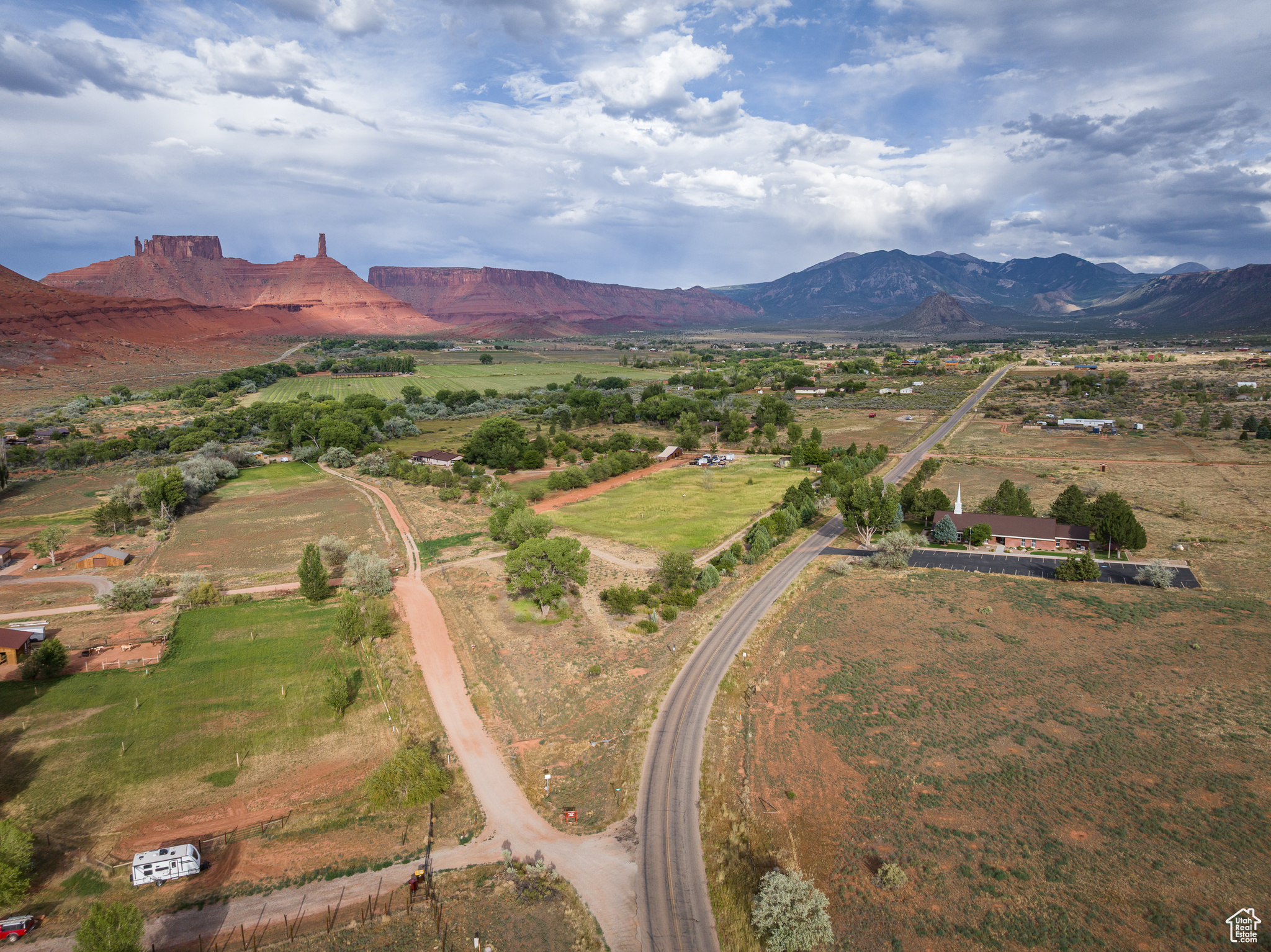 CASTLE VALLEY RIVER RANCHOS - Land