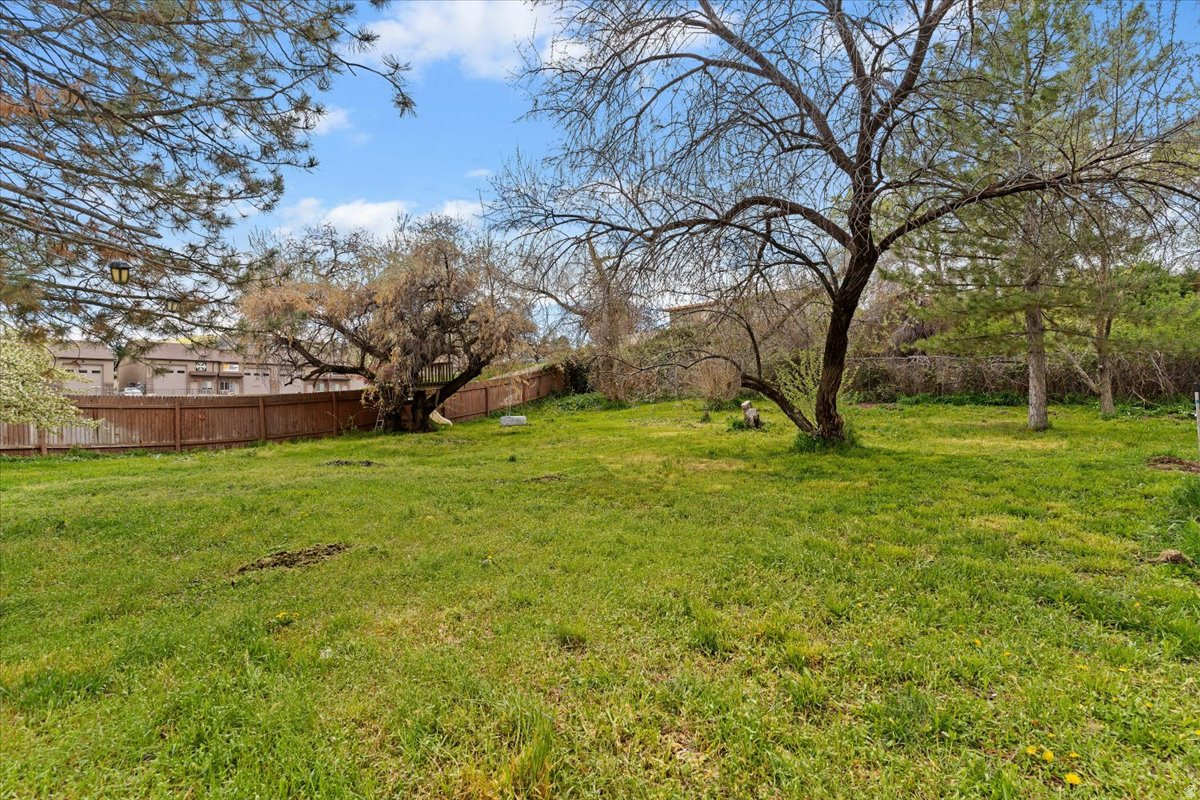 VALLEY SIDE - Residential