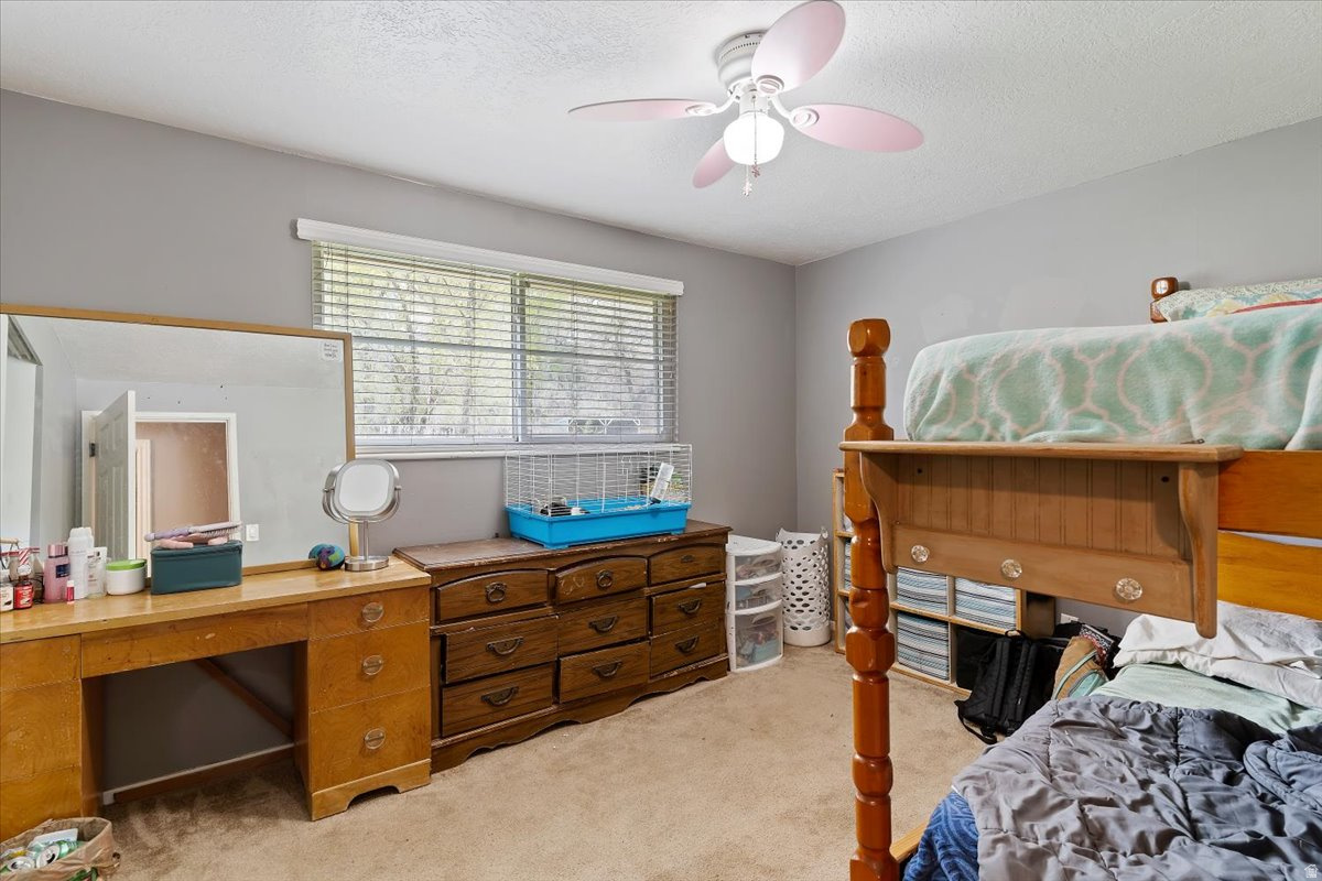 VALLEY SIDE - Residential