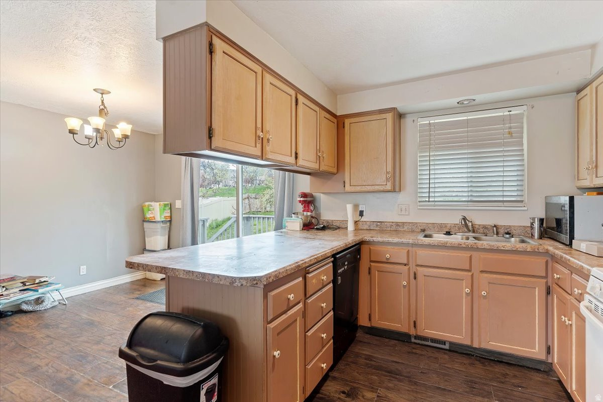 VALLEY SIDE - Residential