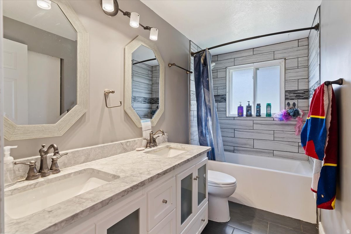 VALLEY SIDE - Residential