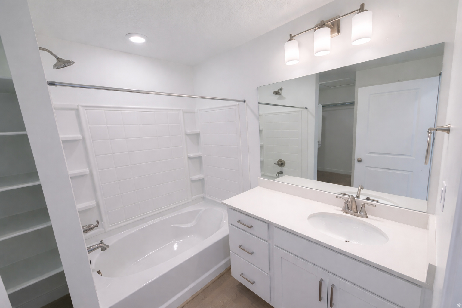 BEACON POINTE - Residential