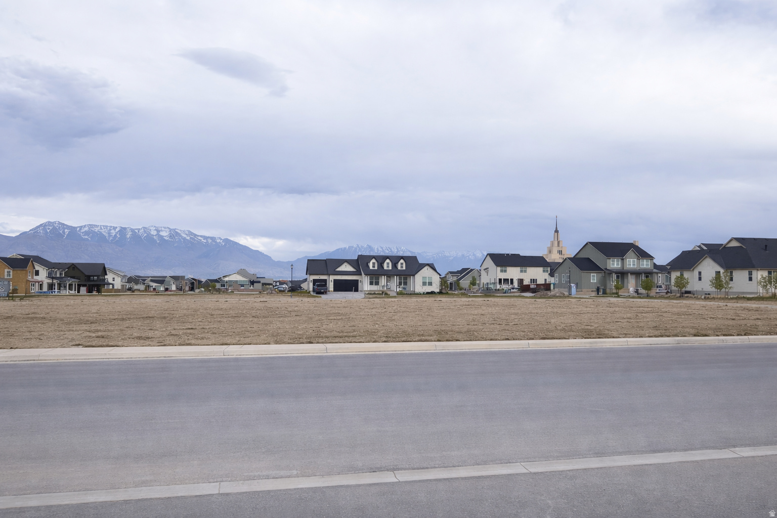 BEACON POINTE - Residential