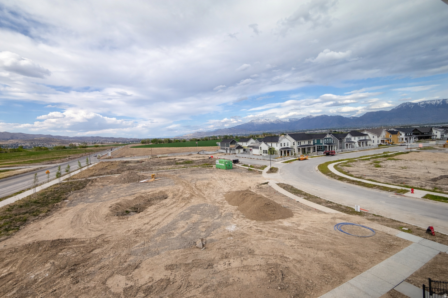 BEACON POINTE - Residential