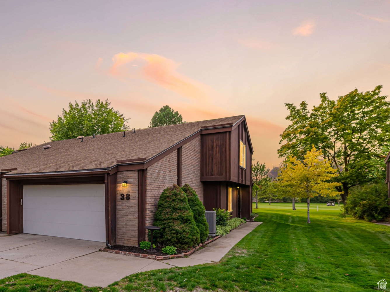 WHITE BARN - Residential Income