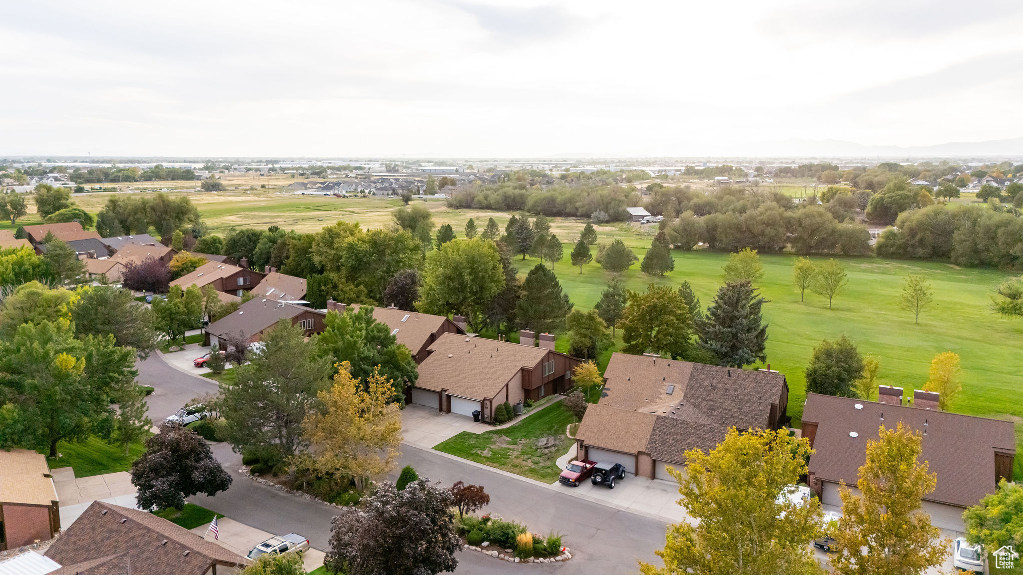 WHITE BARN - Residential Income