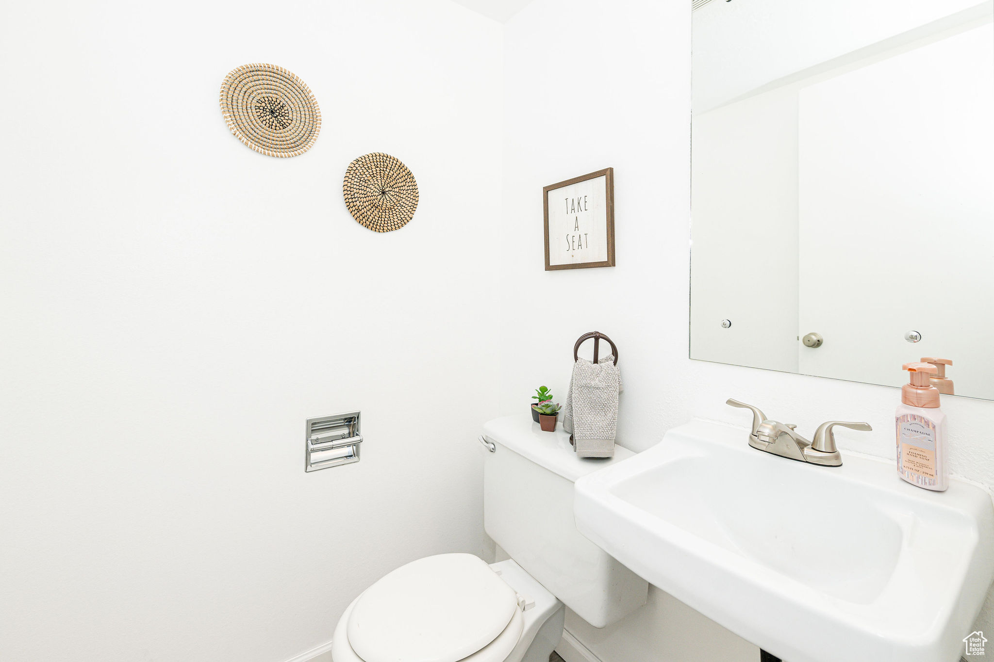 WHITE BARN - Residential Income