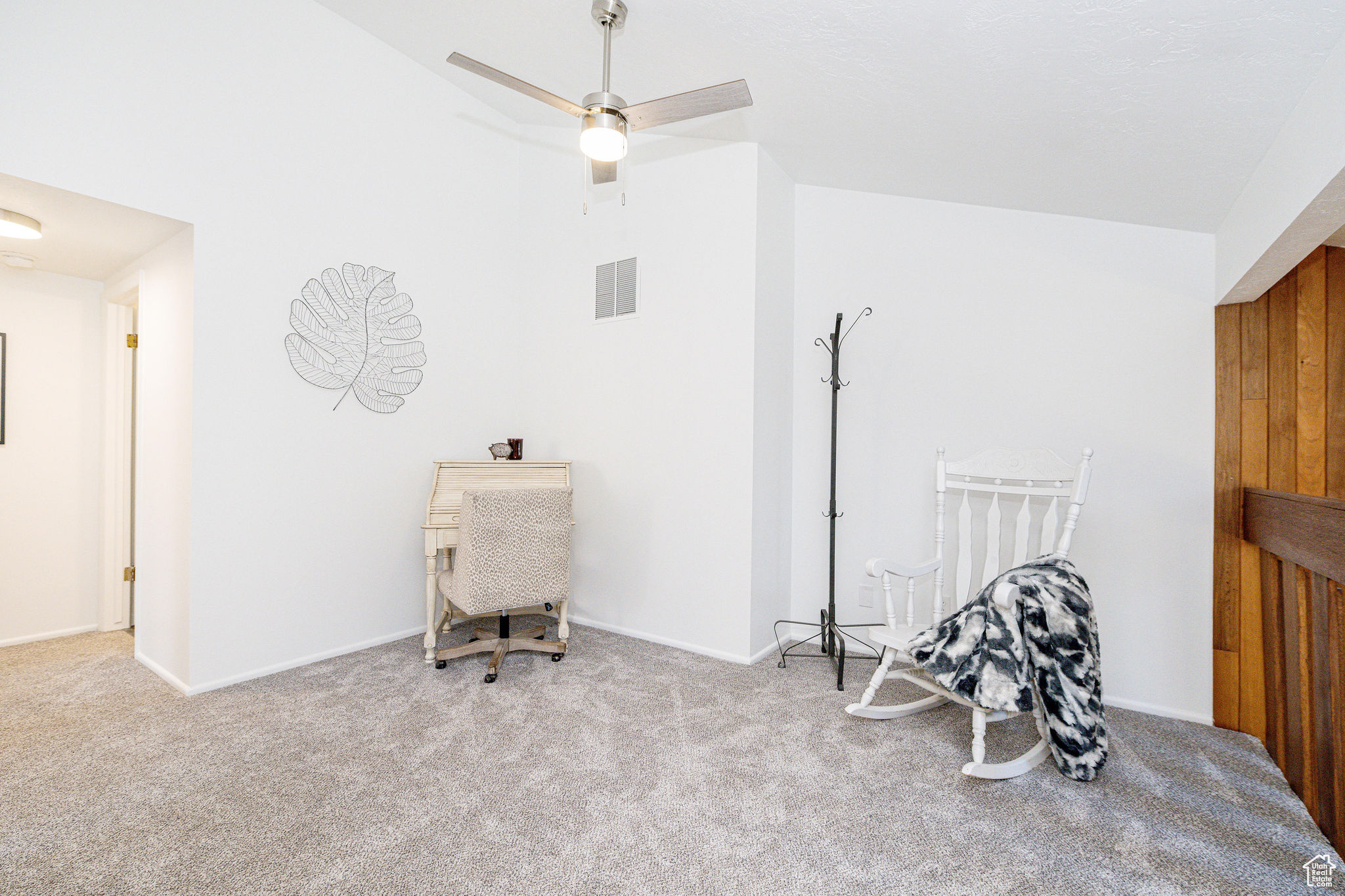 WHITE BARN - Residential Income