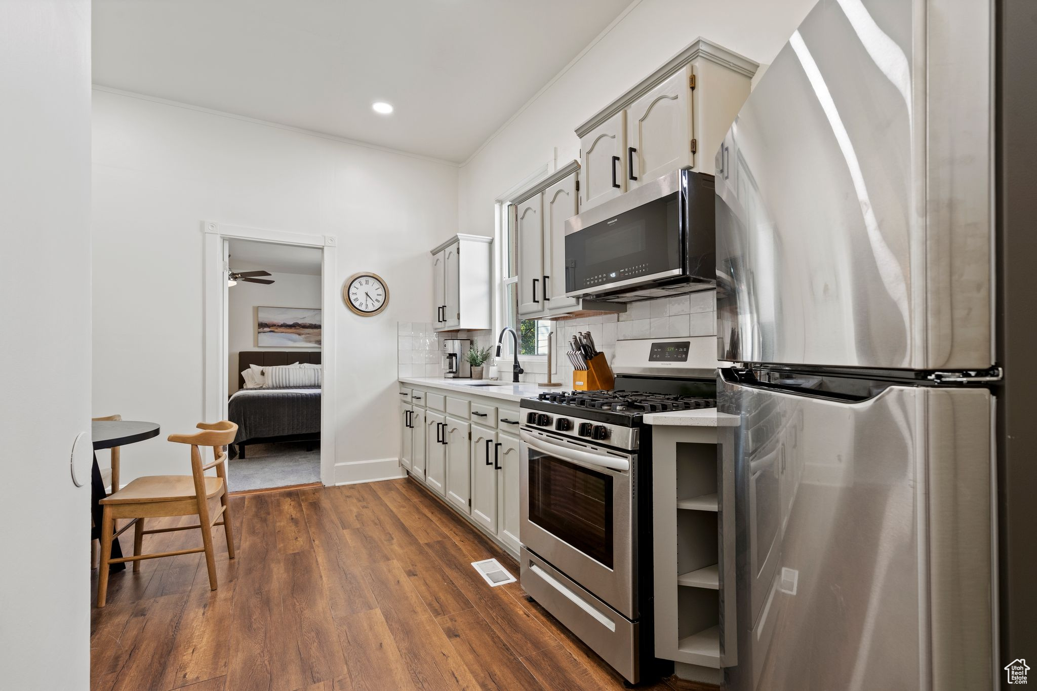 STEELES SUB - Residential Lease
