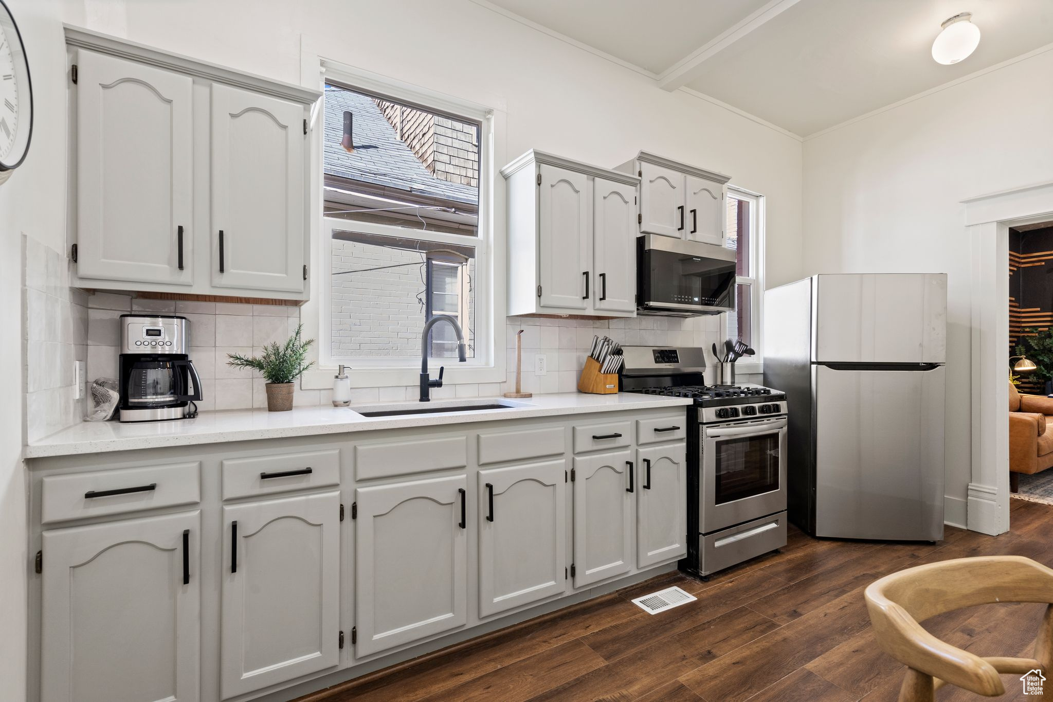 STEELES SUB - Residential Lease