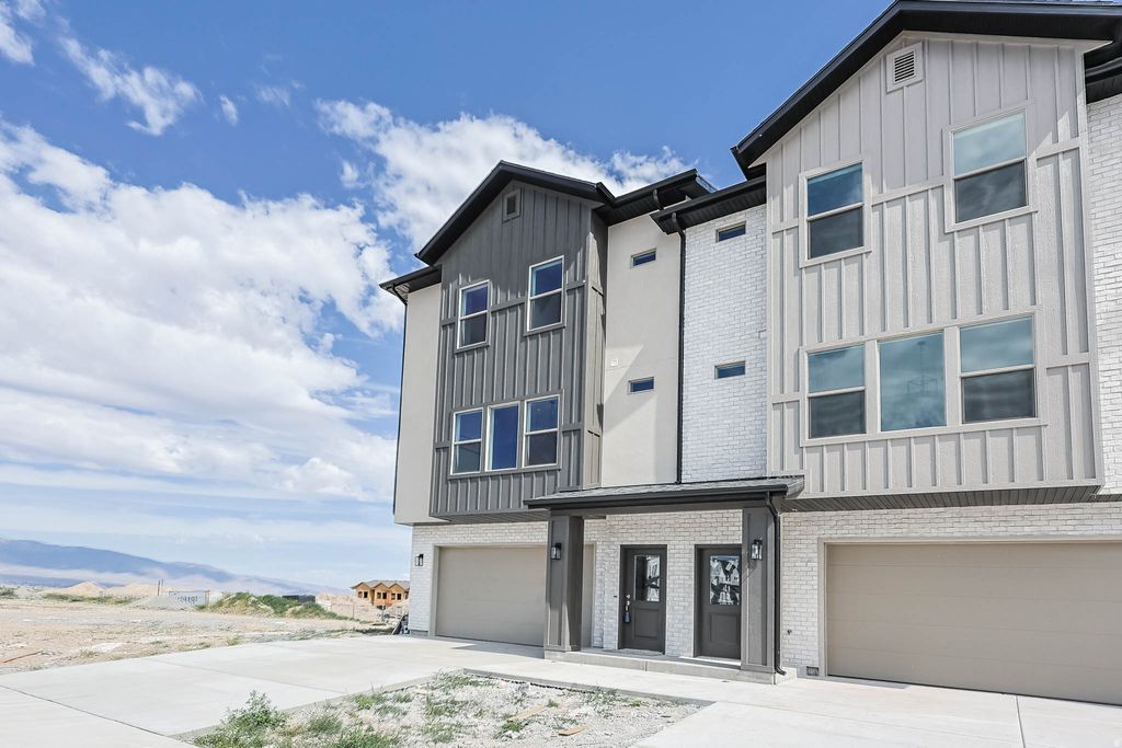 Photo of 650 W CAROLES WAY #4, Tooele, UT 84074 (MLS # 2140944)