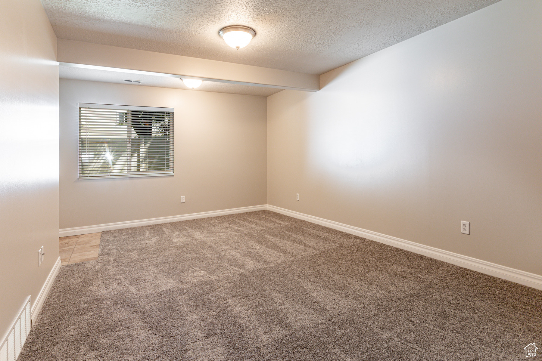 Bountiful, Utah 84010, United States, 3 Bedrooms Bedrooms, ,2 BathroomsBathrooms,Residential,Pending,45883