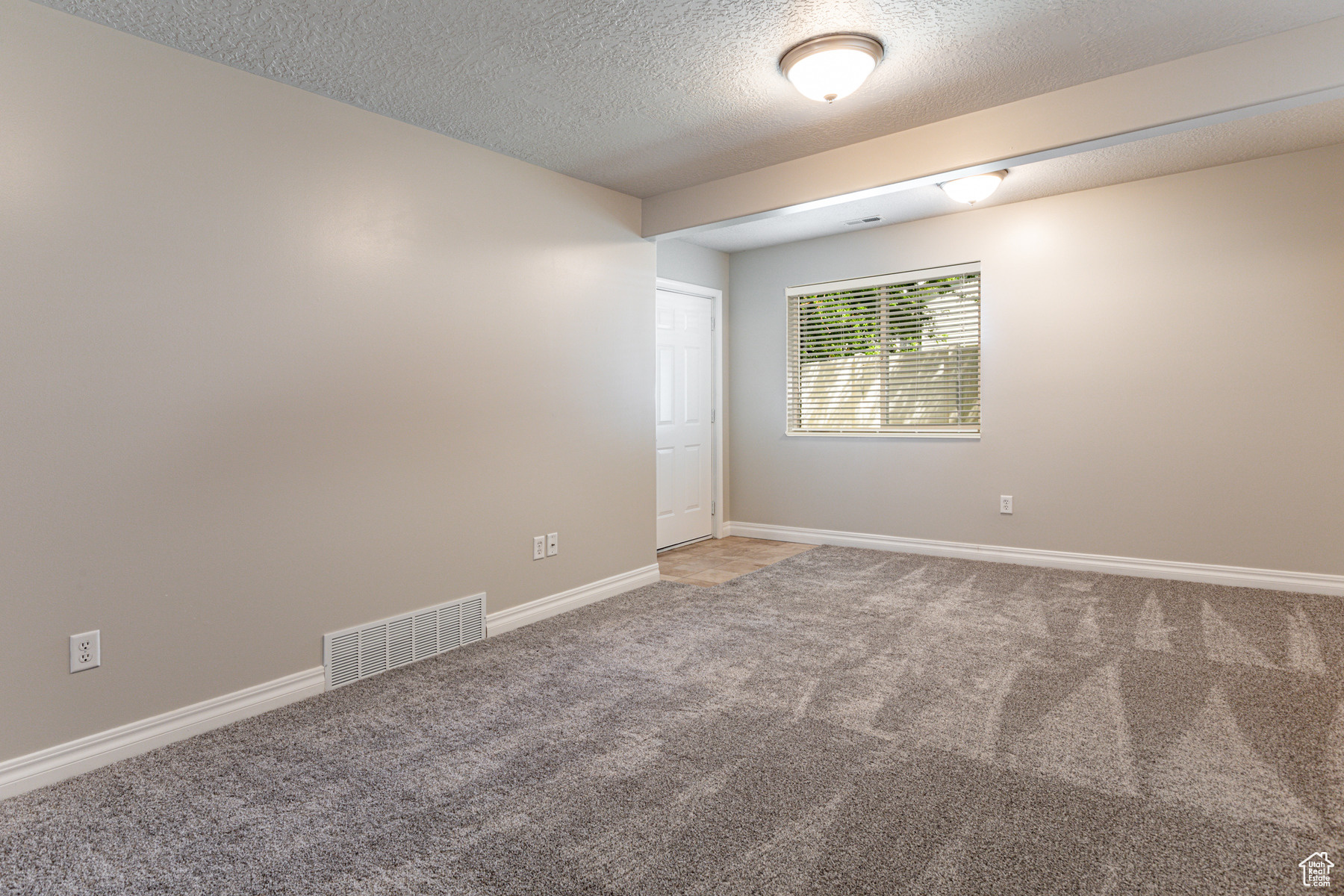 Bountiful, Utah 84010, United States, 3 Bedrooms Bedrooms, ,2 BathroomsBathrooms,Residential,Pending,45883