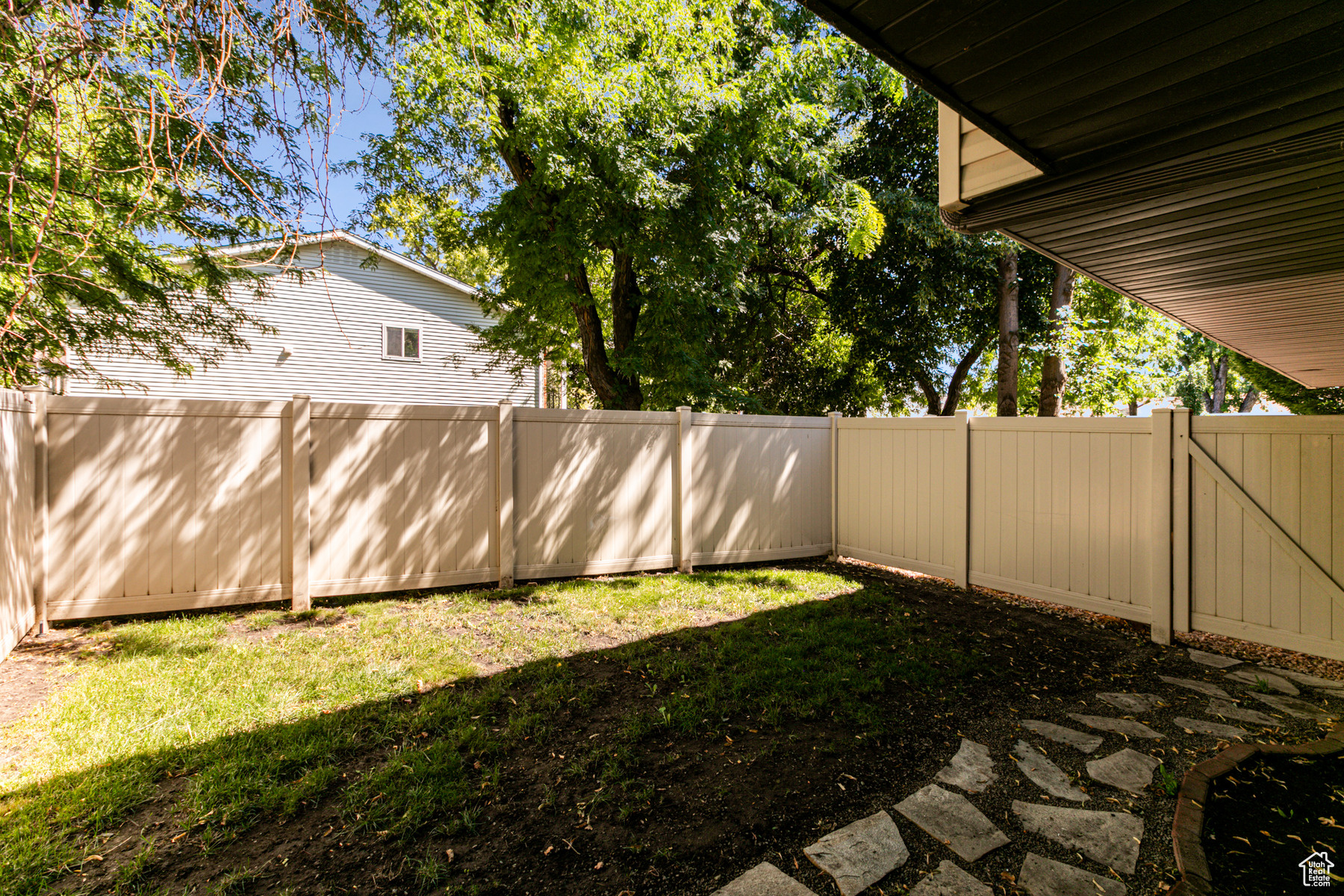 Bountiful, Utah 84010, United States, 3 Bedrooms Bedrooms, ,2 BathroomsBathrooms,Residential,Pending,45883