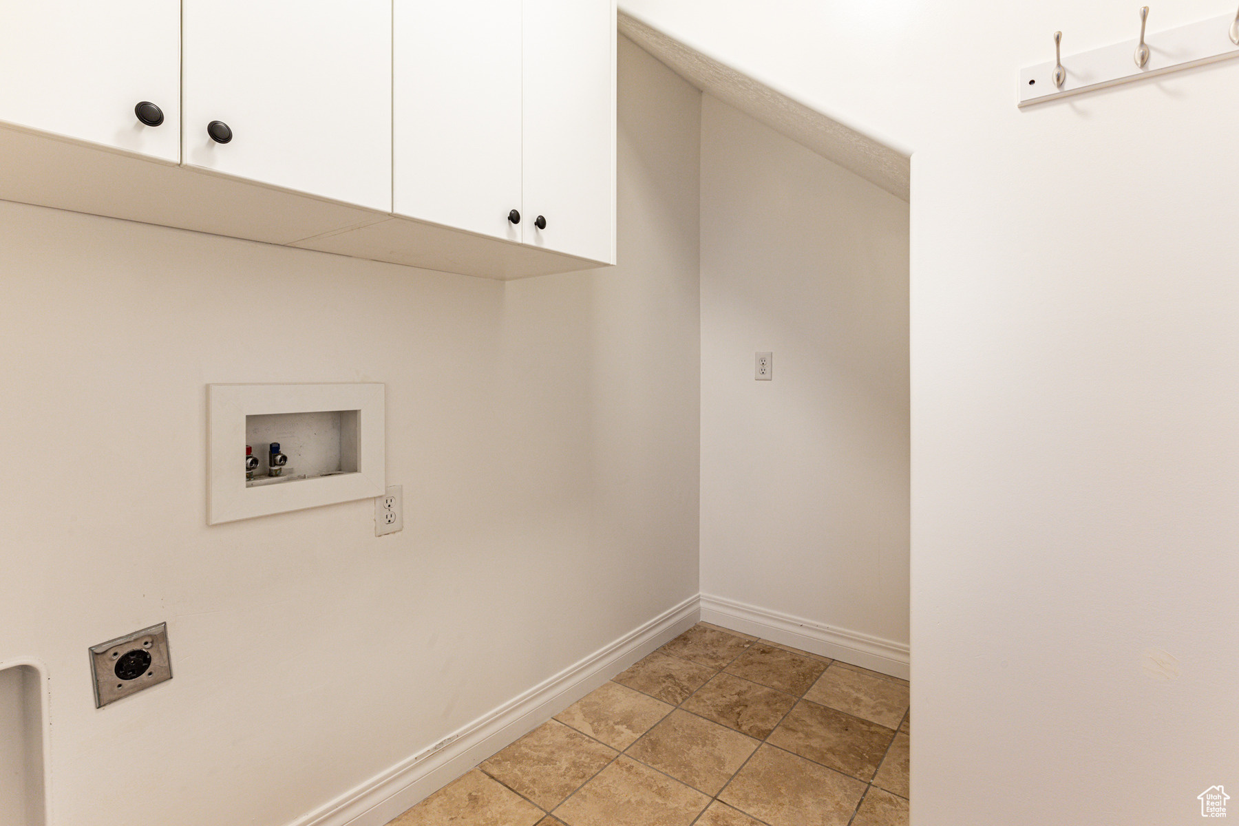 Bountiful, Utah 84010, United States, 3 Bedrooms Bedrooms, ,2 BathroomsBathrooms,Residential,Pending,45883