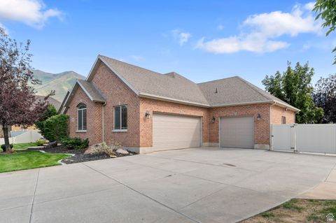 Tiny photo for 1501 W ELK CIR, Mapleton, UT 84664 (MLS # 2116263)