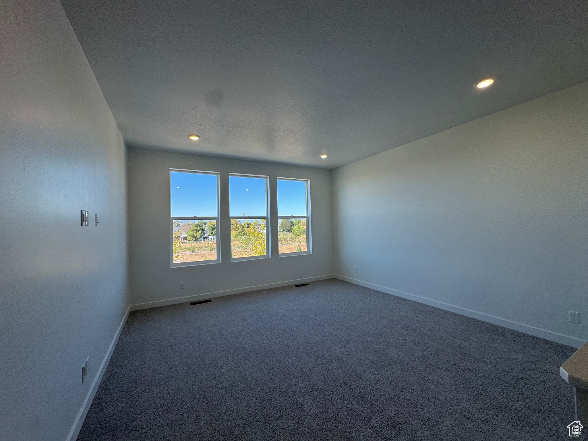 TRAILSIDE - Residential