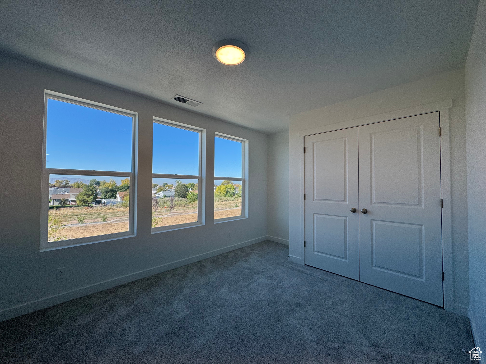 TRAILSIDE - Residential