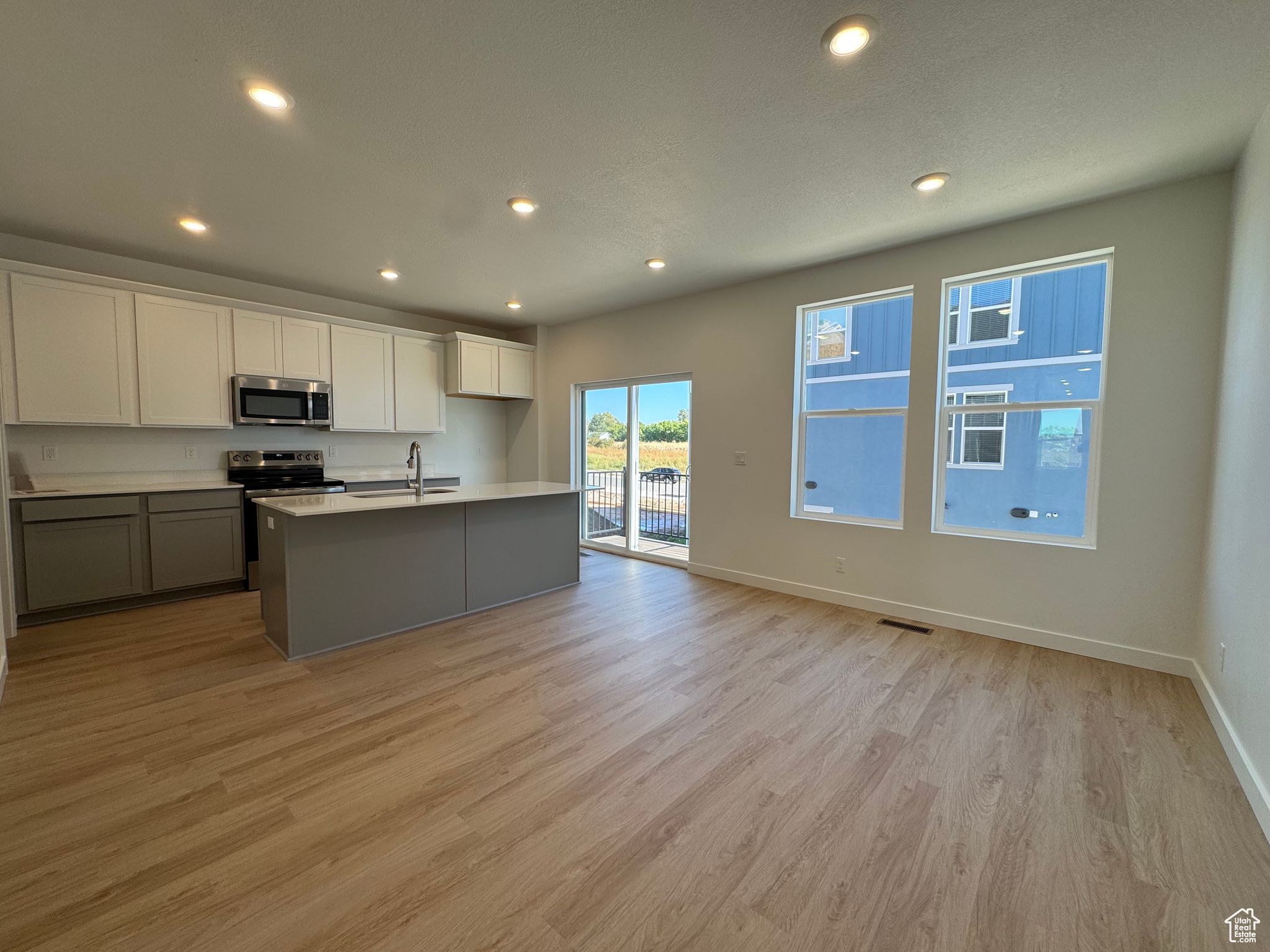 TRAILSIDE - Residential