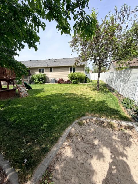 Tiny photo for 134 S 380 W, Smithfield, UT 84335 (MLS # 2158586)