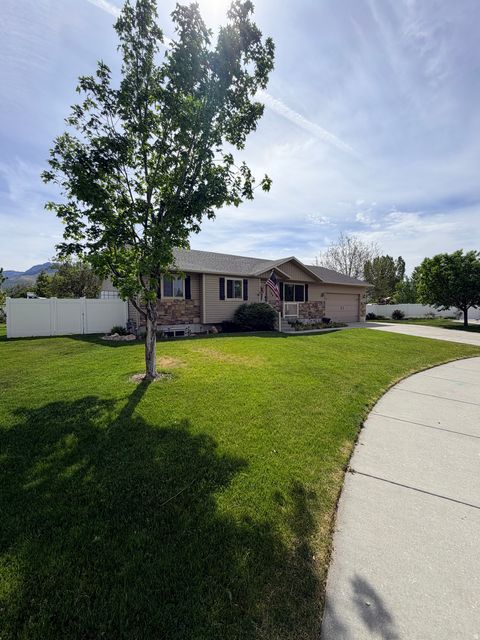 Tiny photo for 134 S 380 W, Smithfield, UT 84335 (MLS # 2158586)