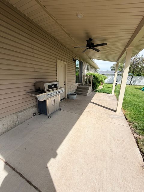Tiny photo for 134 S 380 W, Smithfield, UT 84335 (MLS # 2158586)