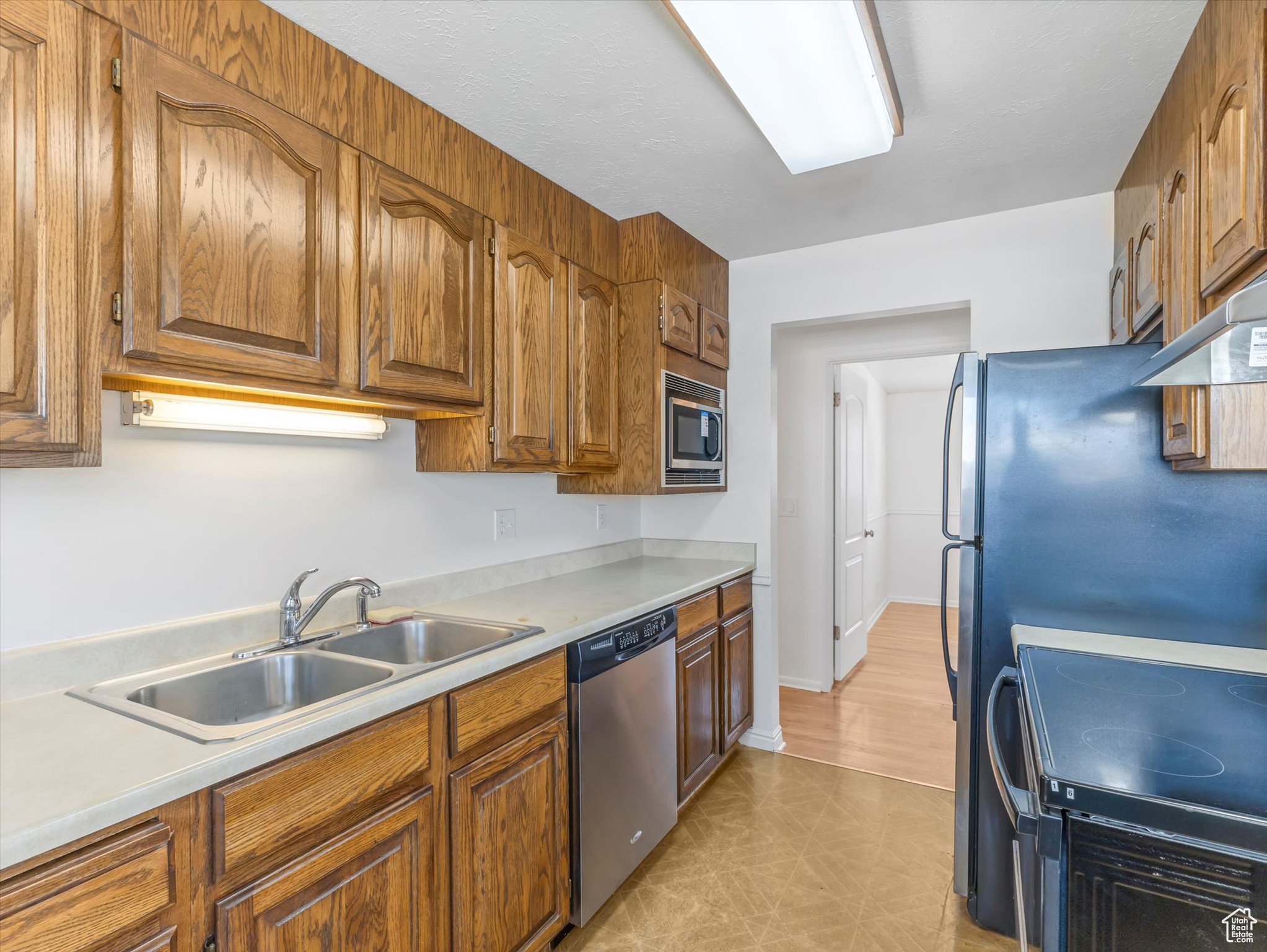 828 E Hibiscus Ave, Sandy, Utah image 3
