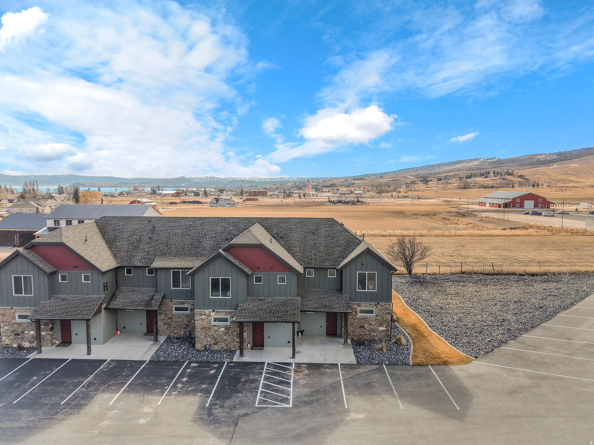 WATERDANCE - Residential