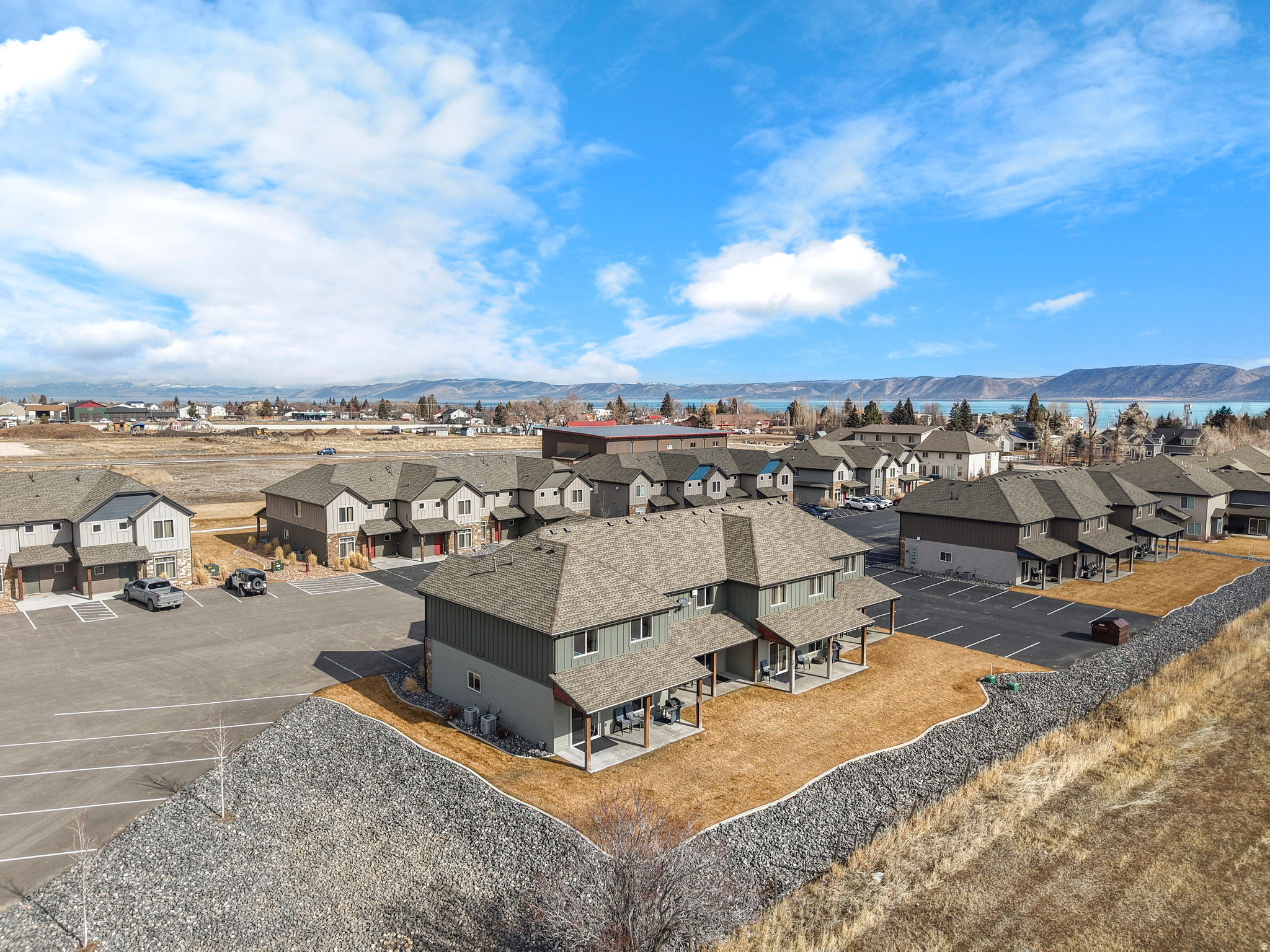 WATERDANCE - Residential