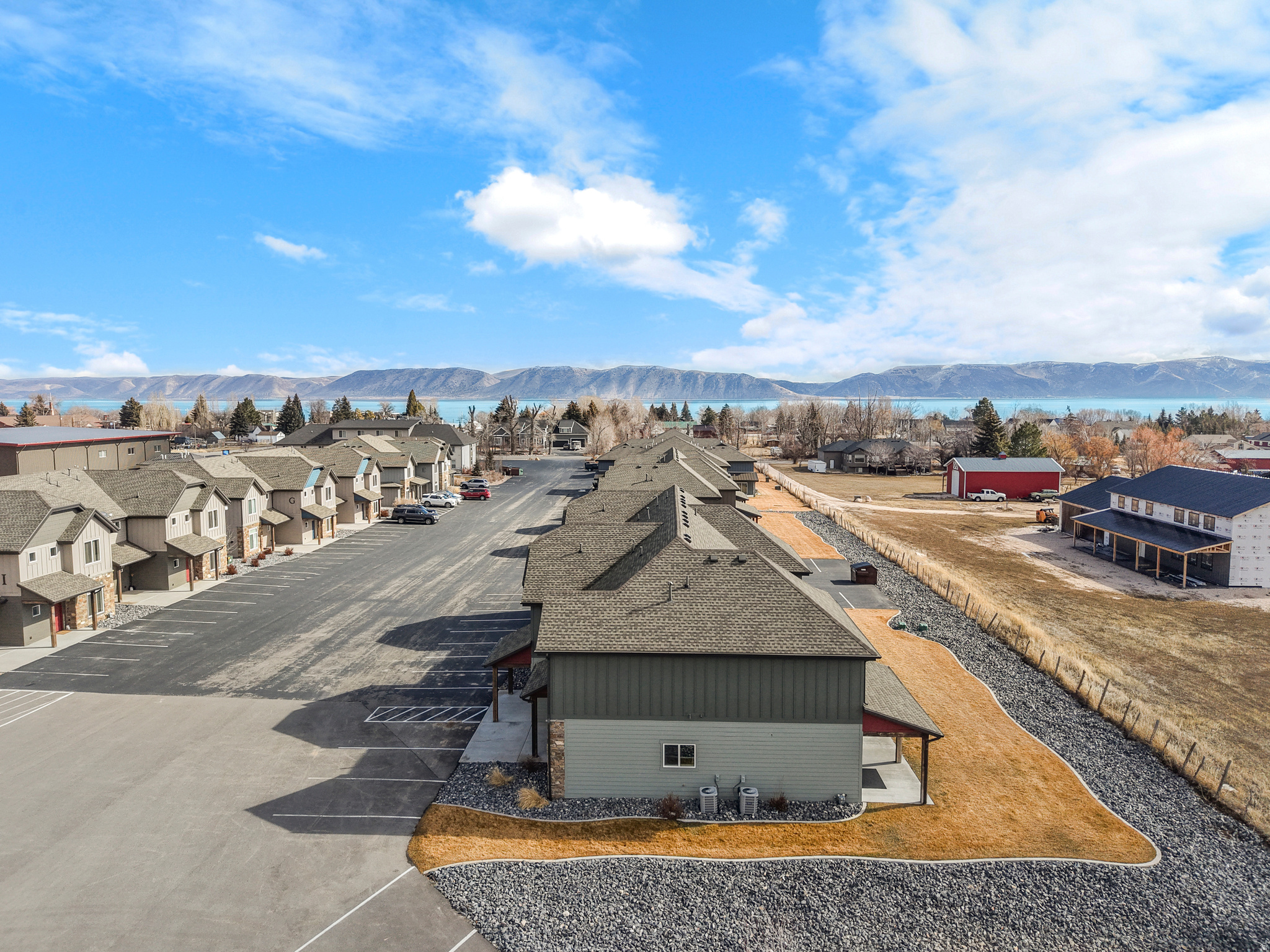 WATERDANCE - Residential