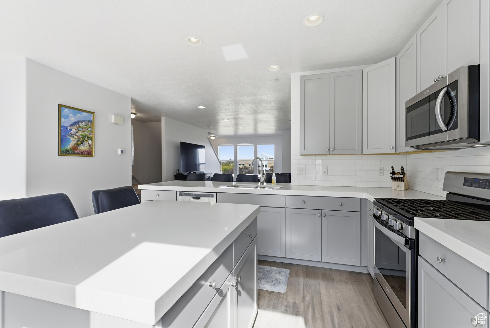 MUIRHOUSE - Residential