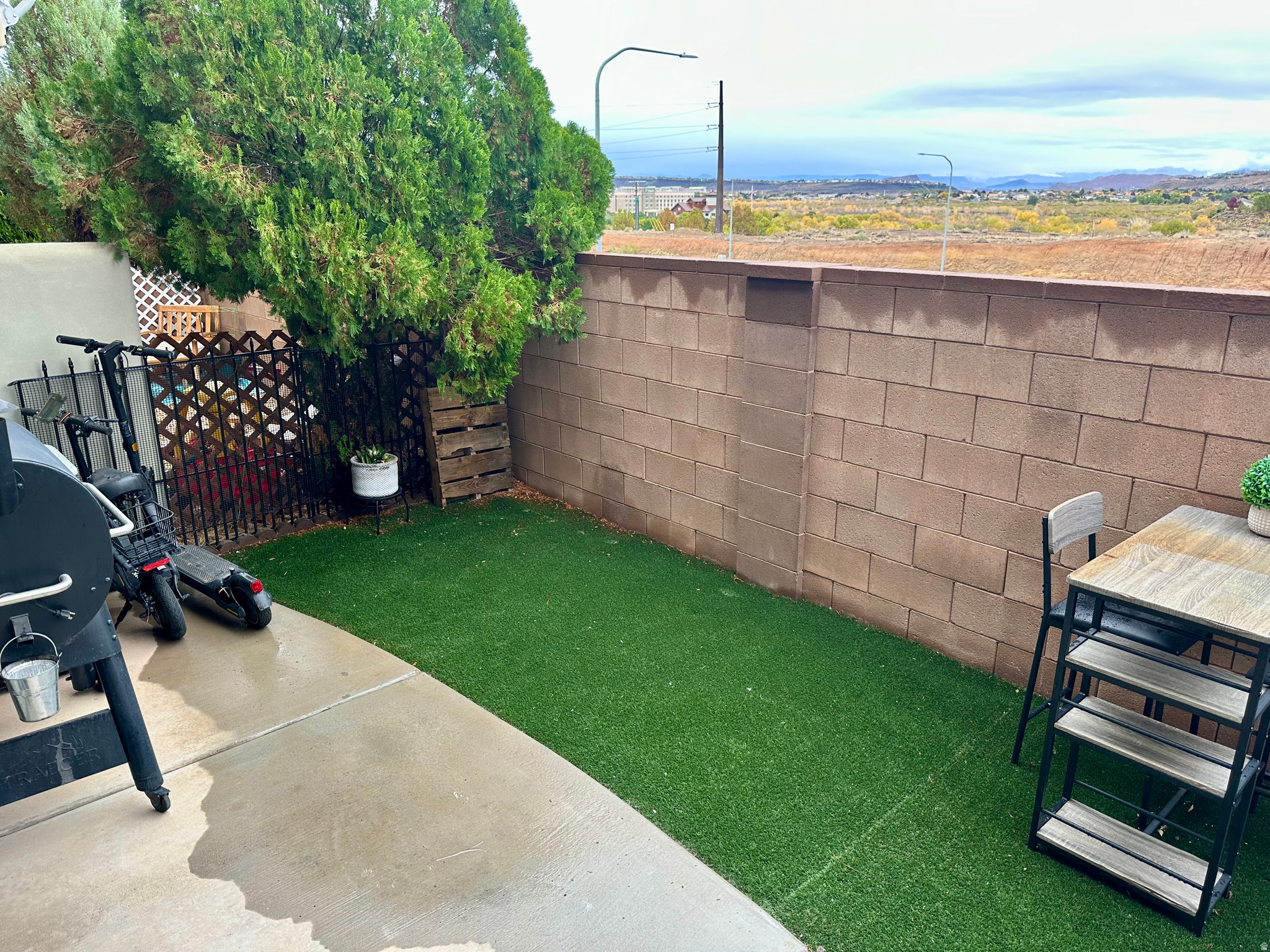 SOUTHGATE TOWNHOMES - Residential