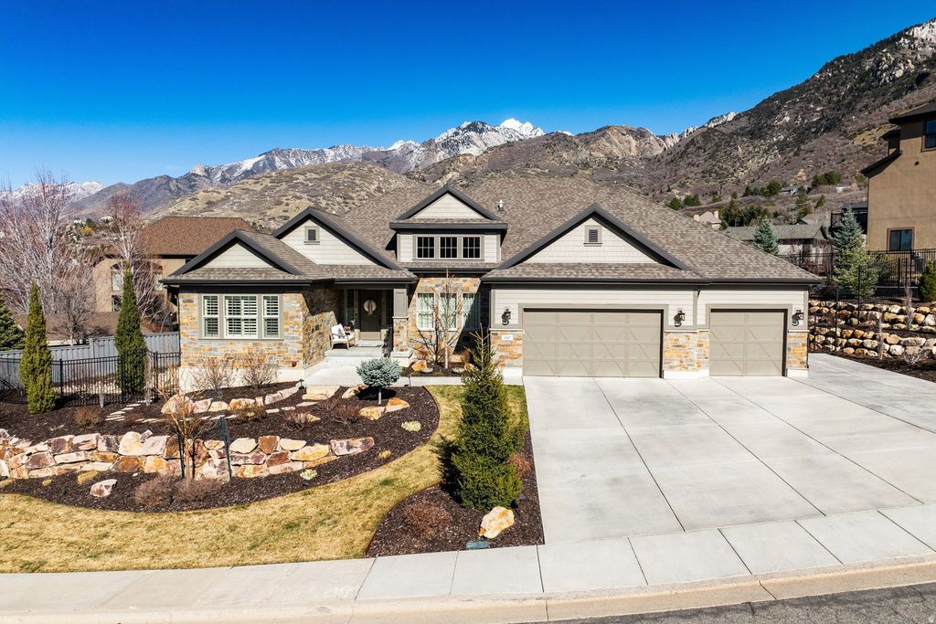 Photo of 10847 S HIDDENWOOD DR, Sandy, UT 84092 (MLS # 2143092)