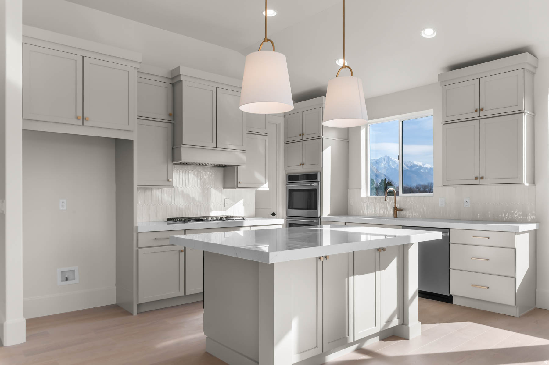 WEBER VIEW 221 - Residential