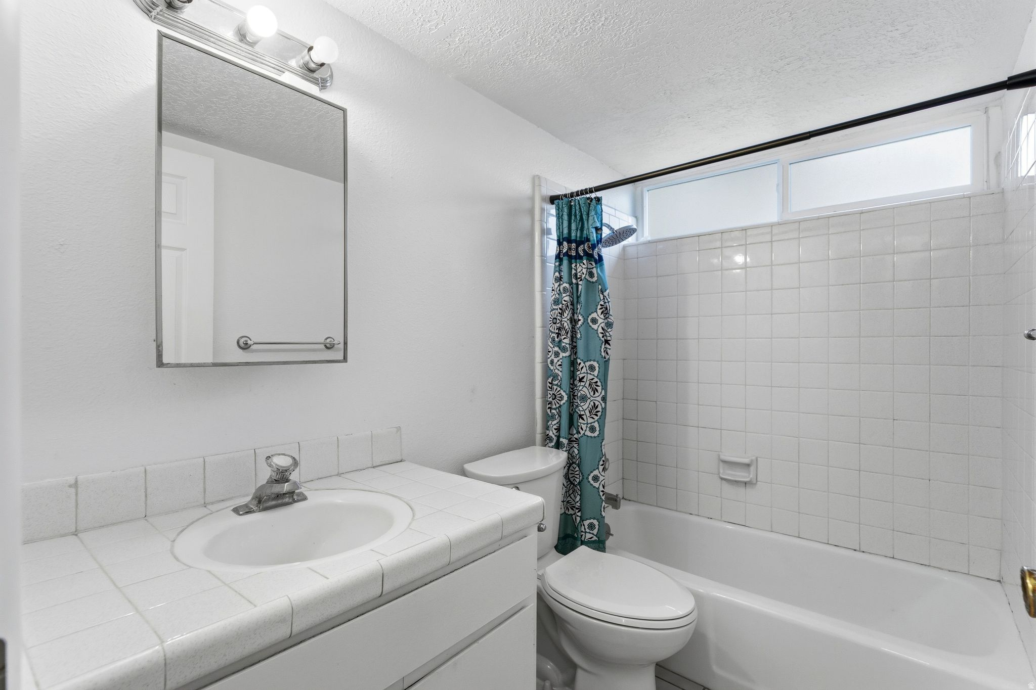 WOOD HOLLOW CONDM - Residential