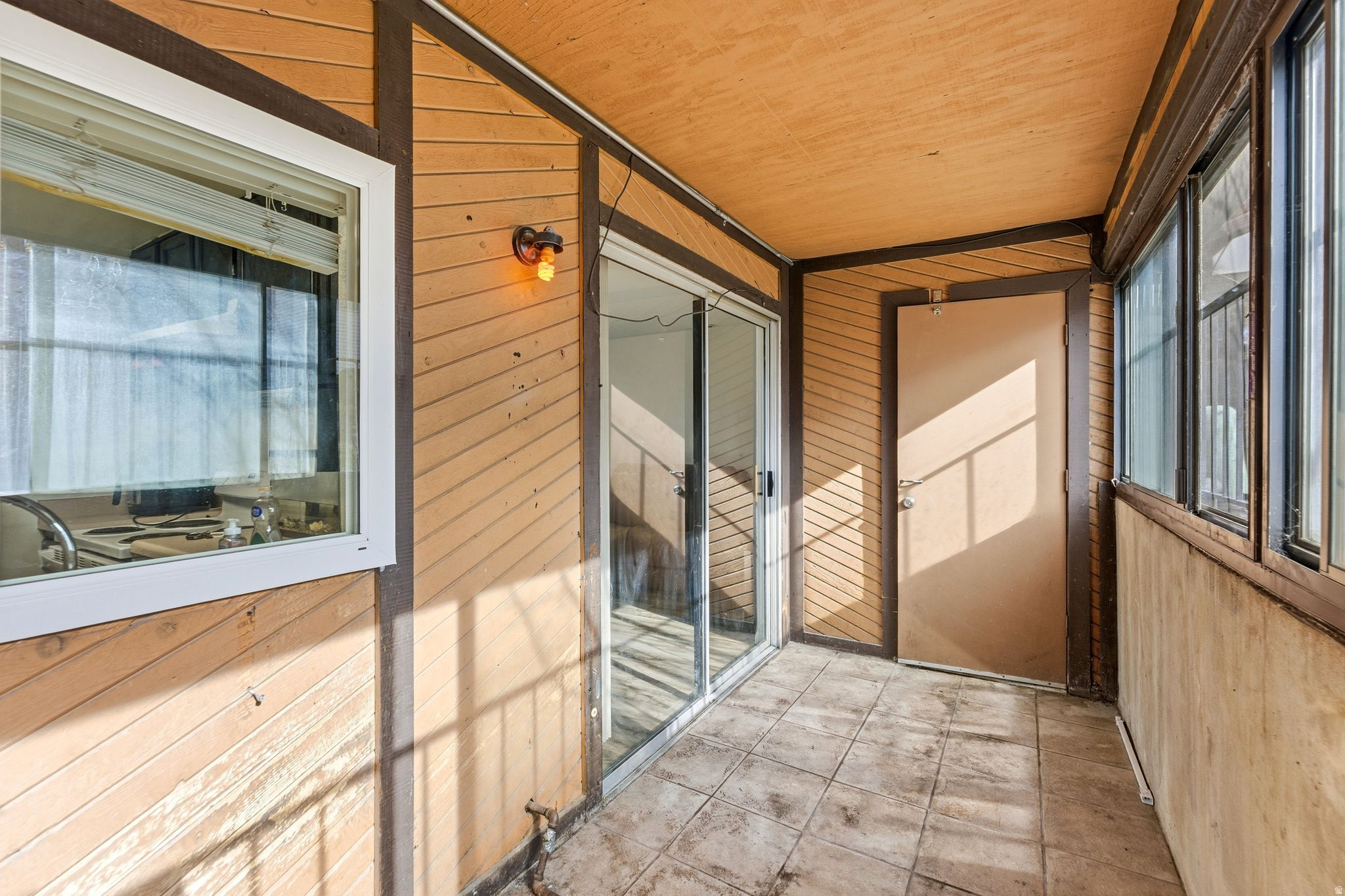 WOOD HOLLOW CONDM - Residential