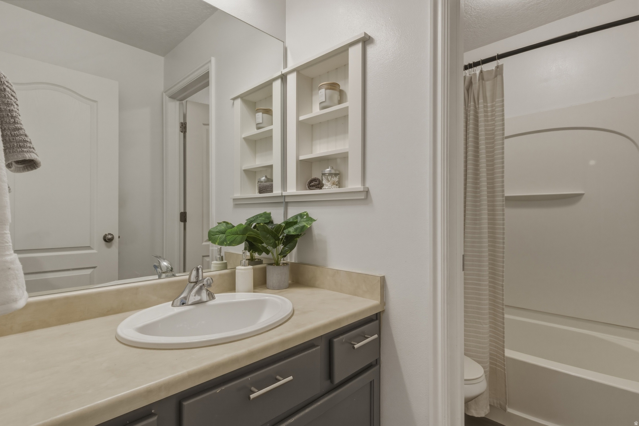 SERENITY AT JORDAN LANDING PHASE 1 - Residential