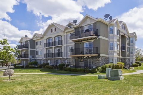 Photo of 3969 W ROMNEY DR S #E8, West Jordan, UT 84084 (MLS # 2151725)