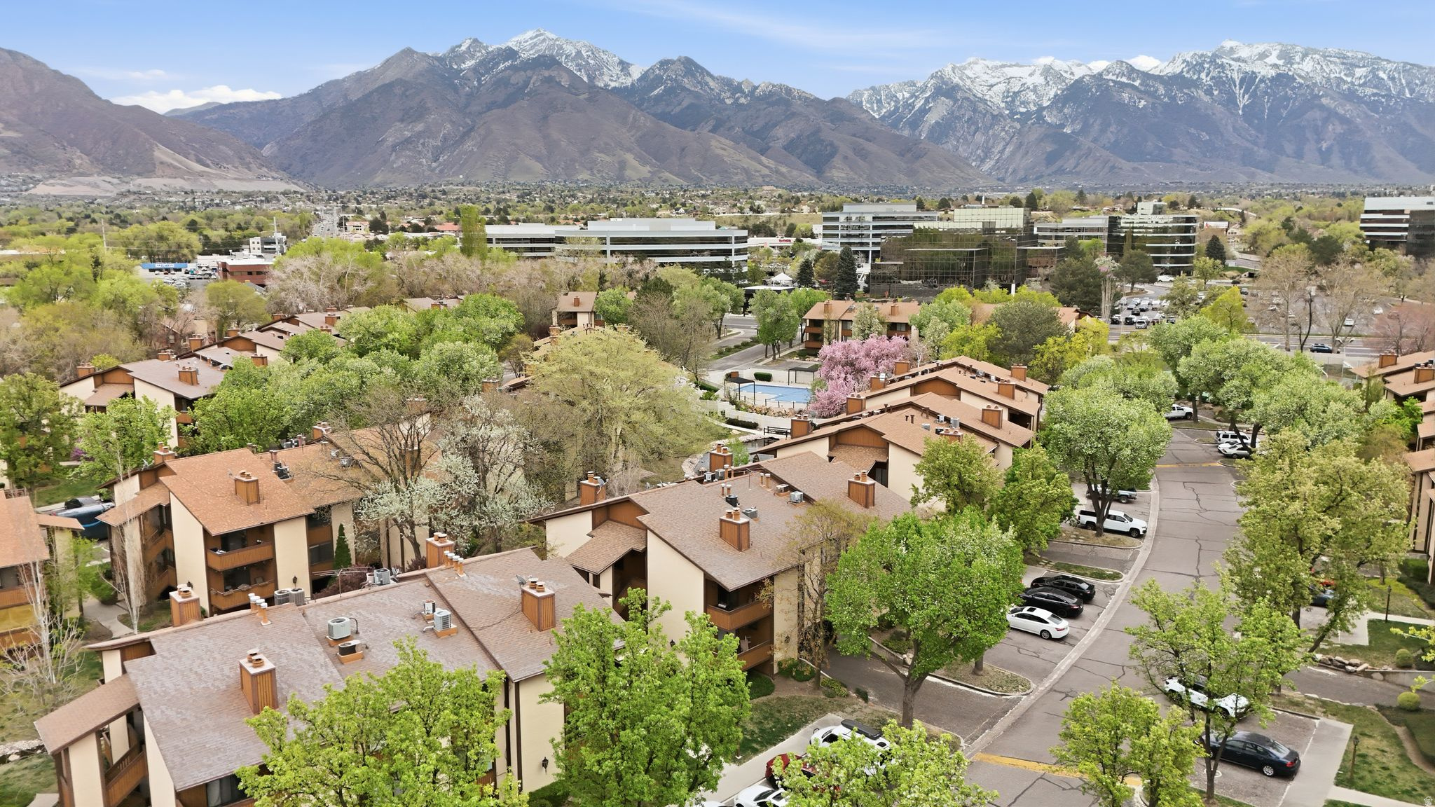 THE ORCHARD OF COUNTRY WOODS CONDO - Residential