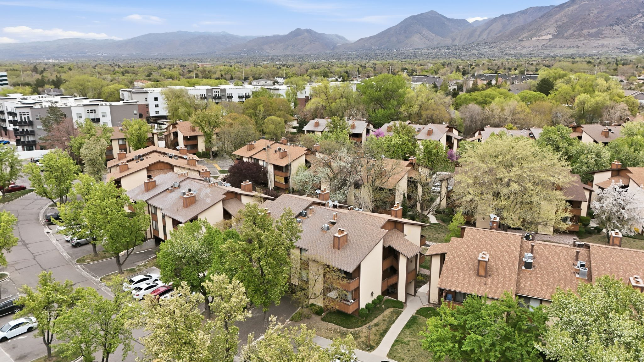 THE ORCHARD OF COUNTRY WOODS CONDO - Residential