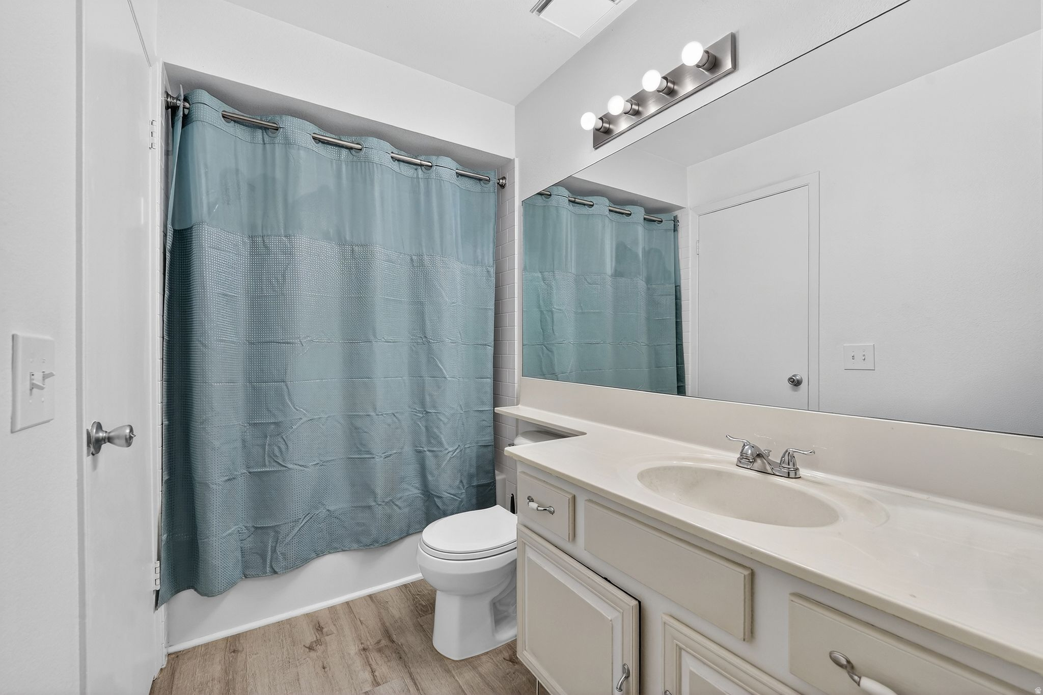 THE ORCHARD OF COUNTRY WOODS CONDO - Residential