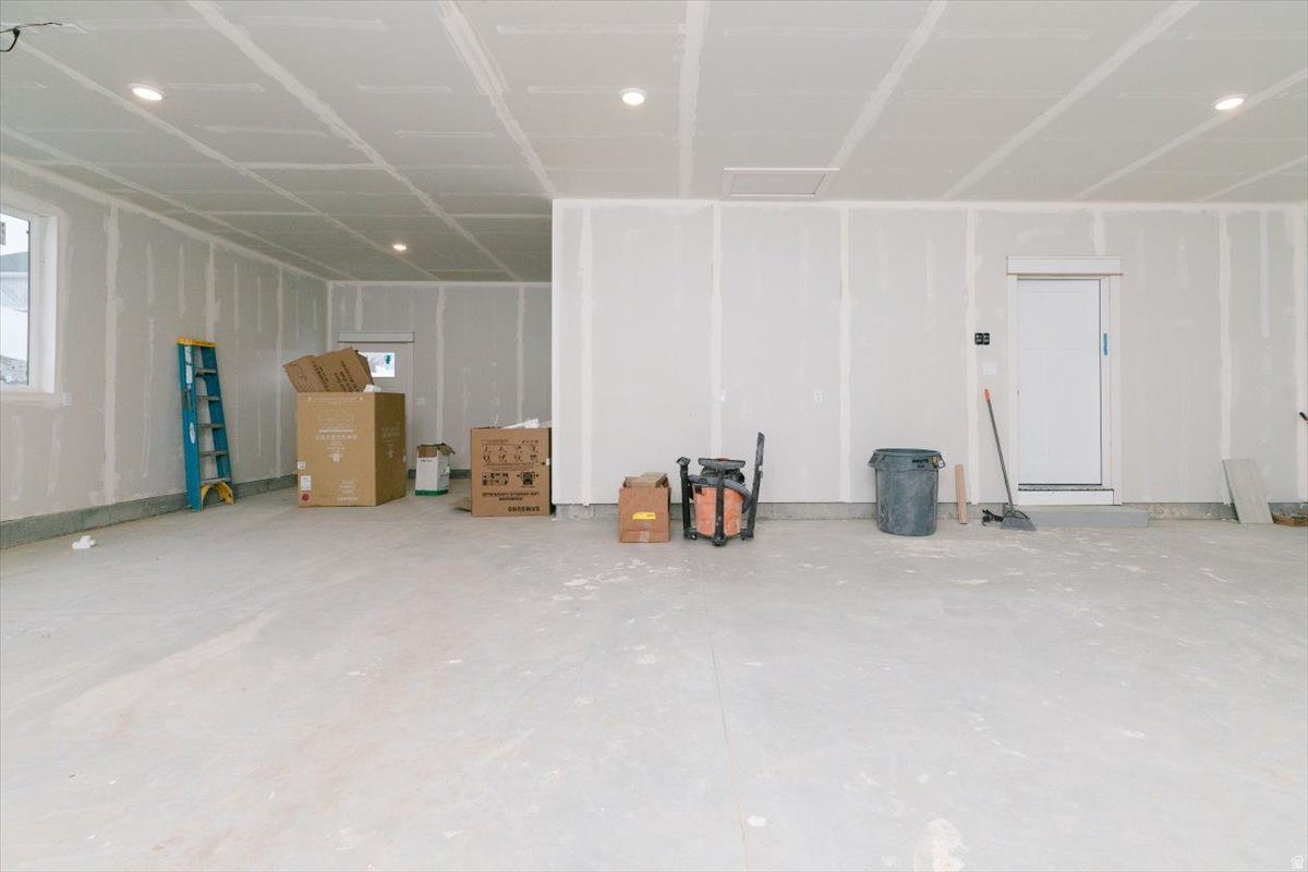 BIRCH CREEK MEADOWS - Residential