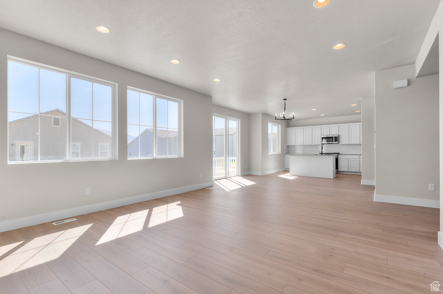 OVERLAND COLLECTION V2 244 - Residential